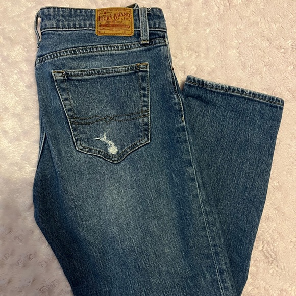 Medium wash Lucky Brand Denim jeans - Picture 2 of 7